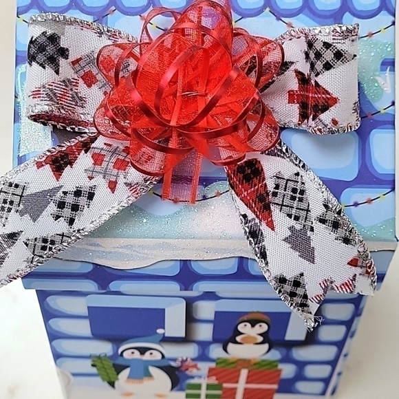 Holiday Gift Box - Picture 8 of 11